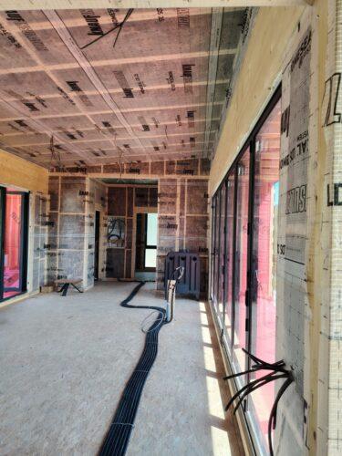 interior inainte de finisaje casa structura de lemn